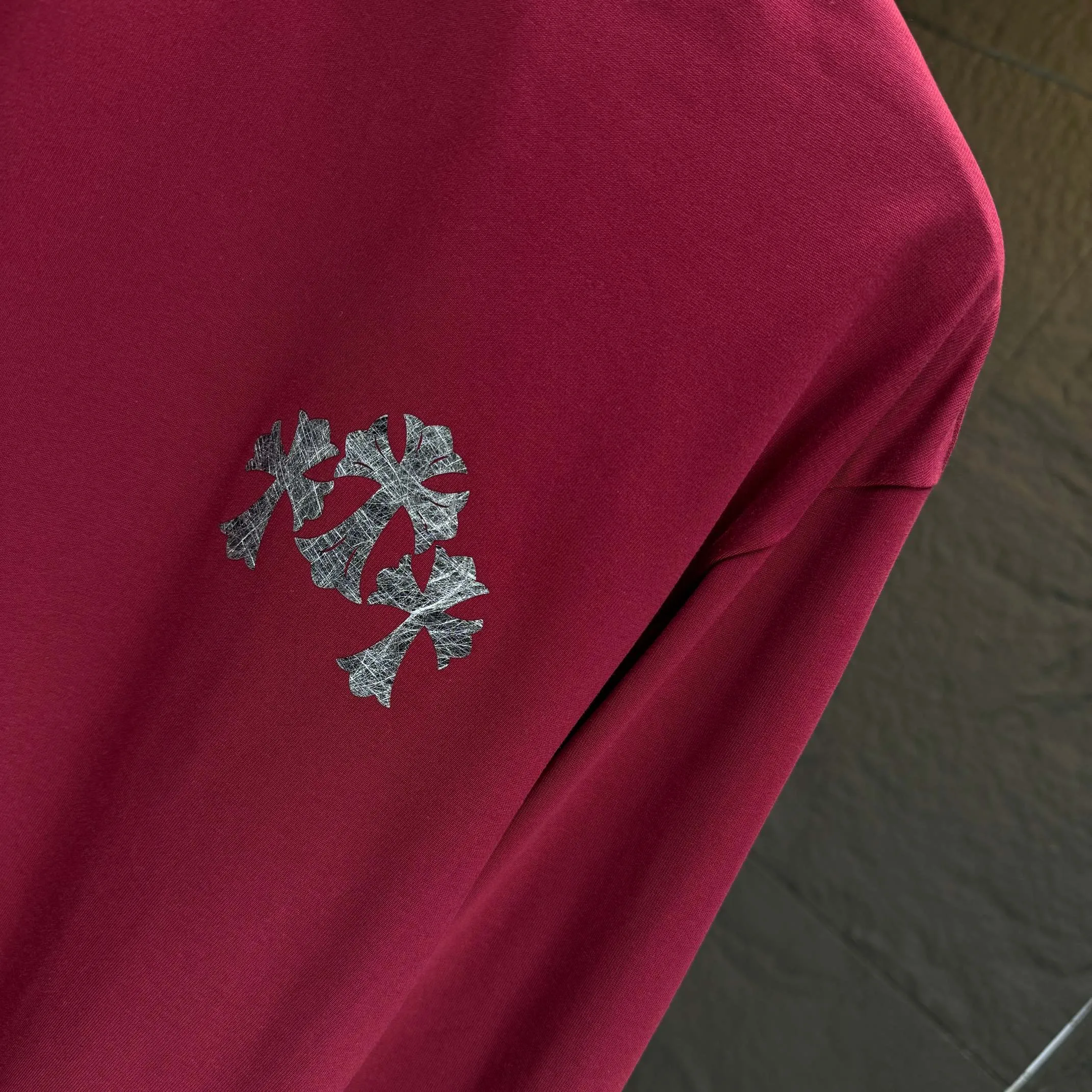 🅿️230 CH* Crow Heart* 2025 autumn and winter new thick long-sleeved T-shirt 320g pure cotton Sanskrit cross logo silver thread Color: Black White Angora Red Size: S M L XL